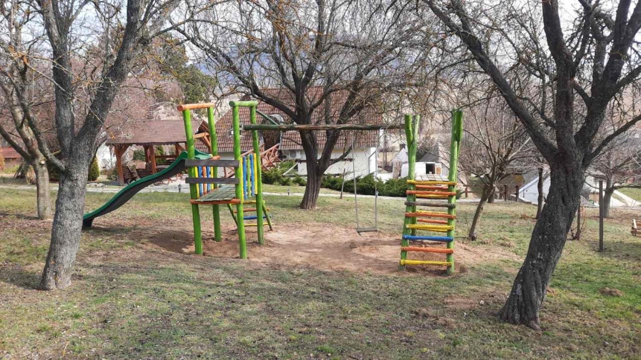 Szigligeti Panorama Apartmanhaz Bagian luar foto