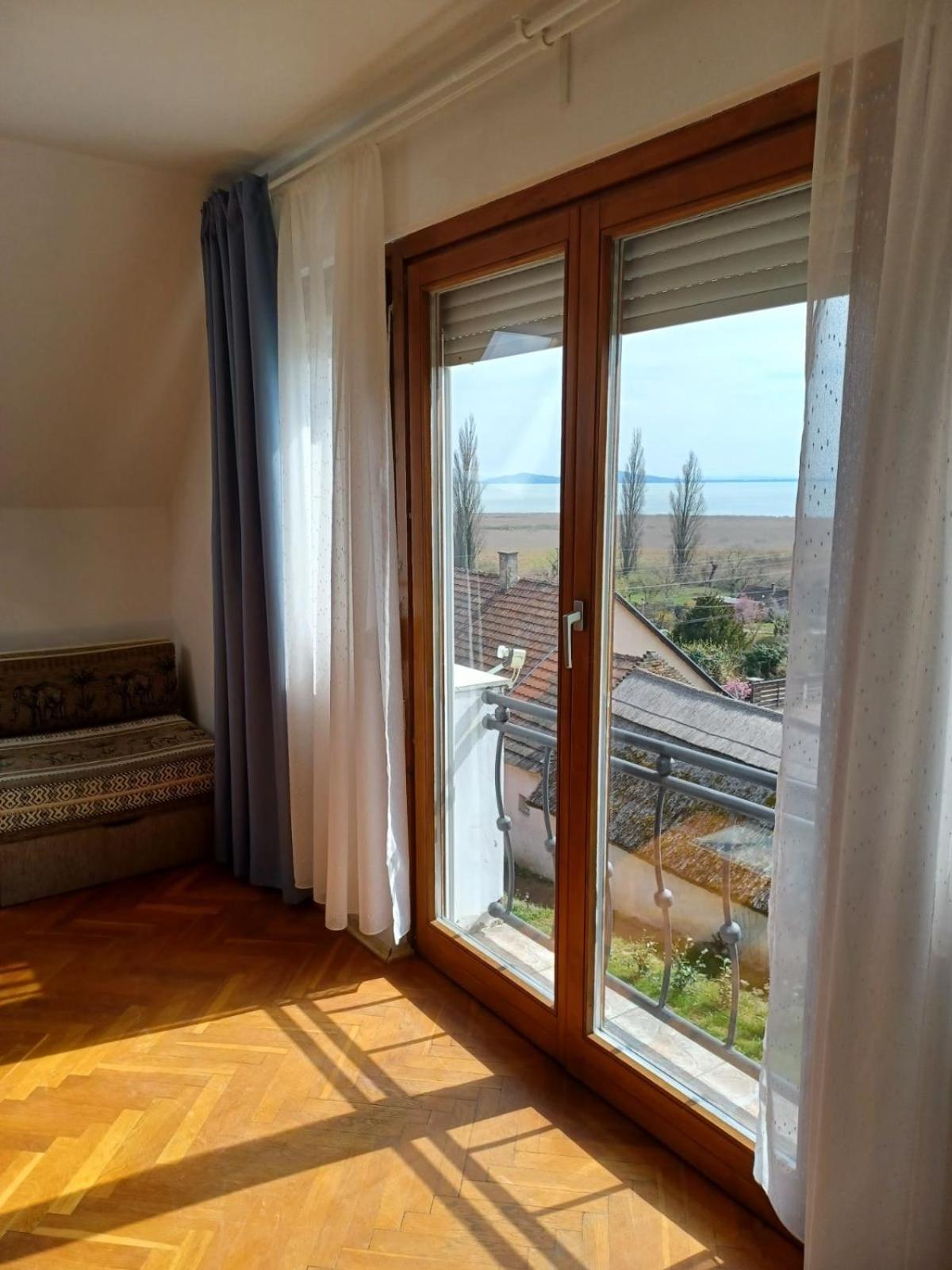 Szigligeti Panorama Apartmanhaz Bagian luar foto