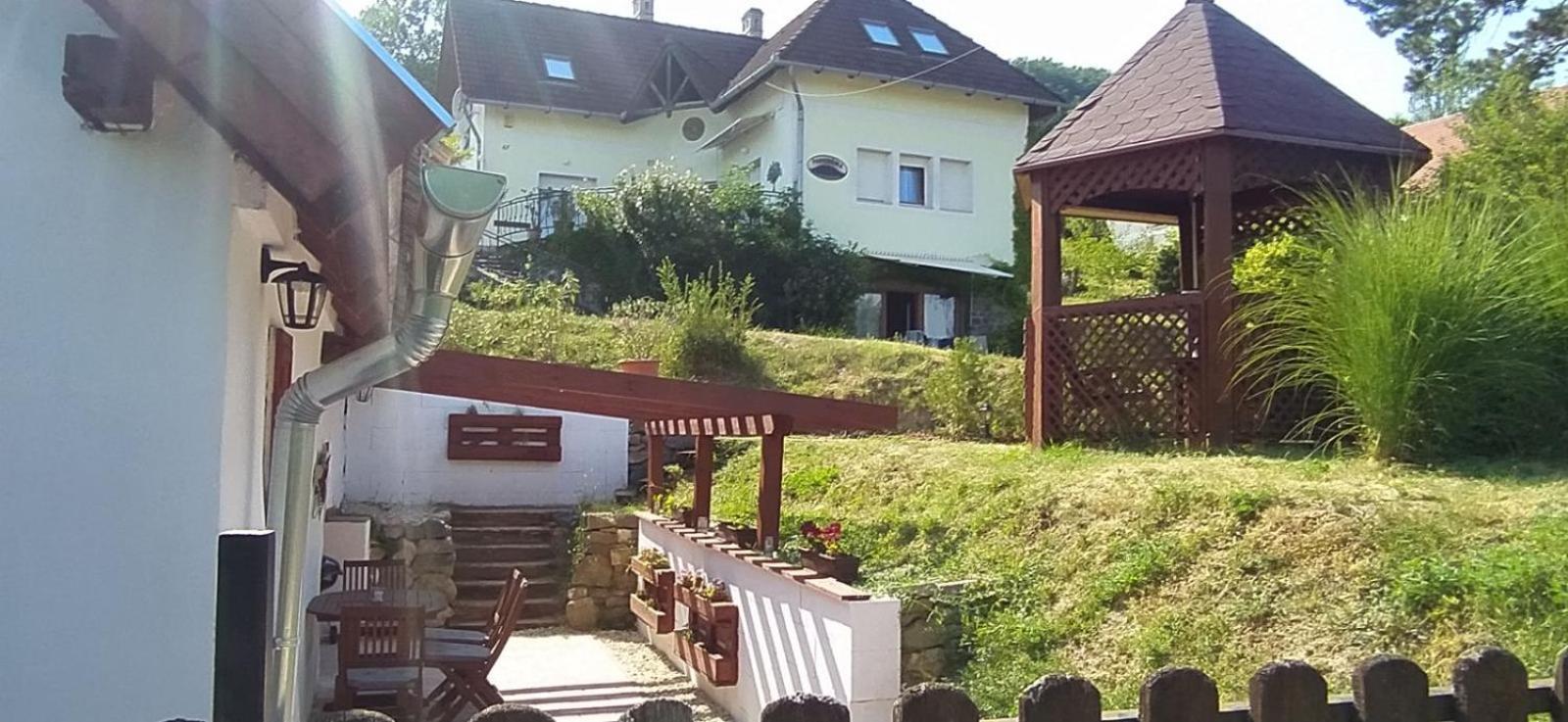 Szigligeti Panorama Apartmanhaz Bagian luar foto
