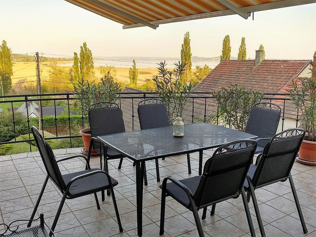 Szigligeti Panorama Apartmanhaz Bagian luar foto