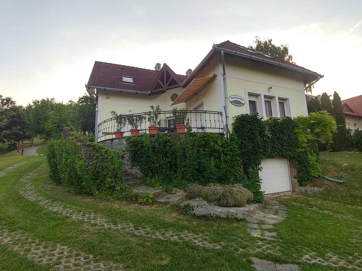 Szigligeti Panorama Apartmanhaz Bagian luar foto
